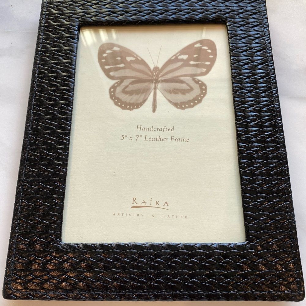 Raika Italian Black Leather 5x7 Picture Frame - Picture 2 of 5